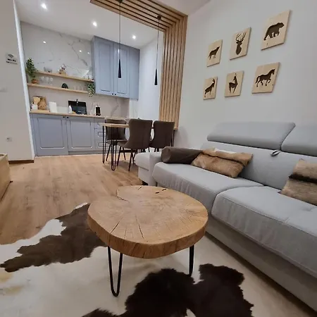 Drvorez-direktno Na Stazi